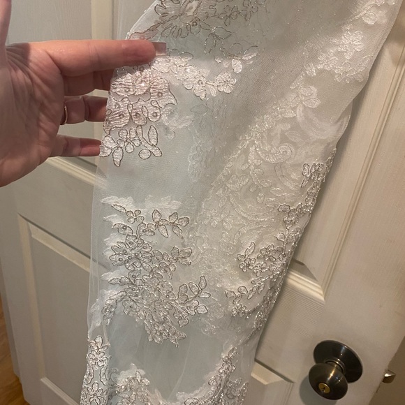 Wedding dress NEW NEVER WORN - Picture 9 of 12